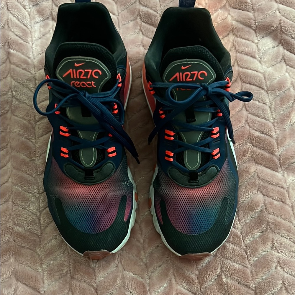 Nike Air Max React - Black and Pink Gradient